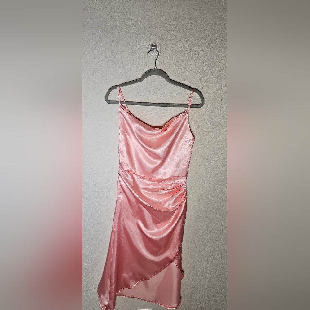 Women's Dress Large Pink Satin like Body Con Gown w/ adjustable Spaghetti straps